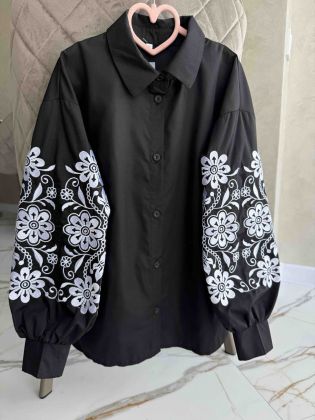 Сорочка в стилі вишиванки з квітами Сорочка в стилі вишиванки з квітами